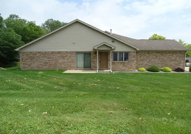 Homes for sale in Monroe, MI | 901 May Dr, Monroe, MI 48161 | MLS# 50214138