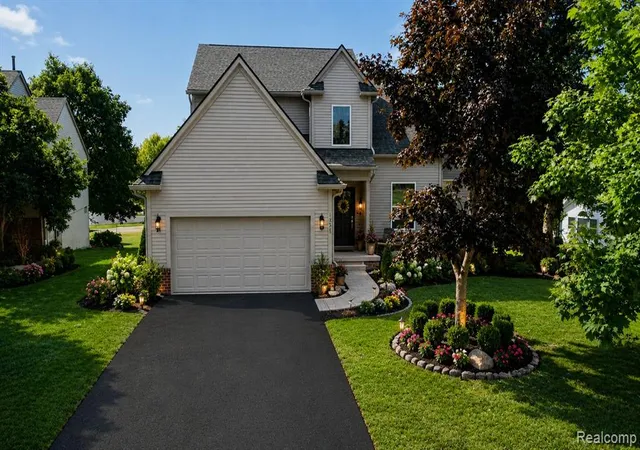 2nd image of 125 Ridge Field Ct, Oxford, MI 48371 | MLS# 61017897
