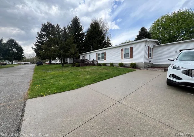 1st image of 2211 Mark St, Croswell, MI 48422 | MLS# 60991456
