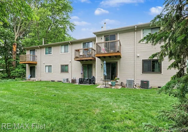 Homes for sale in Harrison Township, MI | 27690 Harrison Woods Ln #18, Harrison Township, MI 48045 | MLS# 61001763