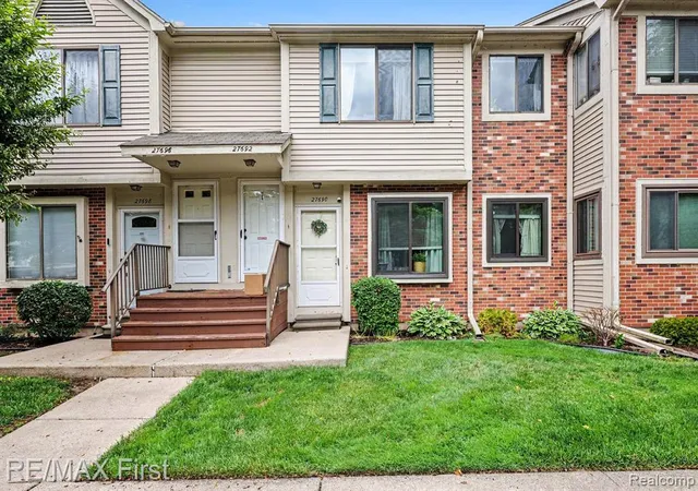 Homes for sale in Harrison Township, MI | 27690 Harrison Woods Ln #18, Harrison Township, MI 48045 | MLS# 61001763