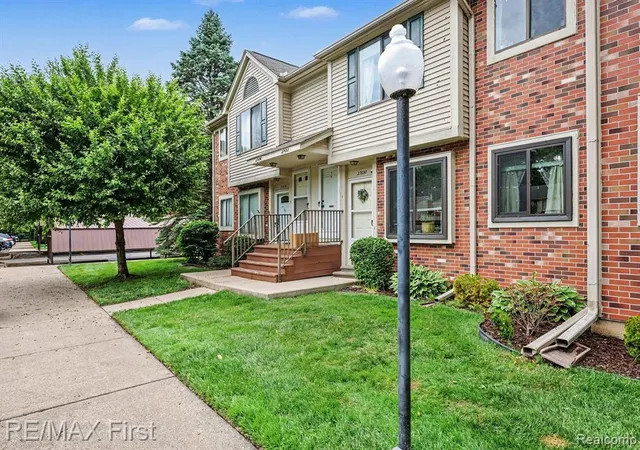 Homes for sale in Harrison Township, MI | 27690 Harrison Woods Ln #18, Harrison Township, MI 48045 | MLS# 61001763