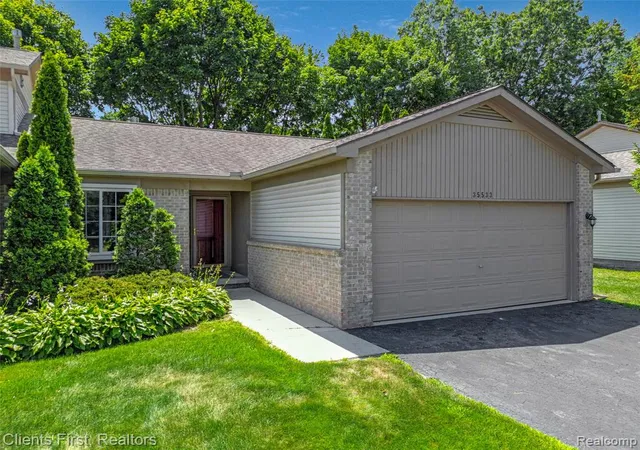 Homes for sale in Westland, MI | 35533 Dove Trl #24, Westland, MI 48185 | MLS# 61008128
