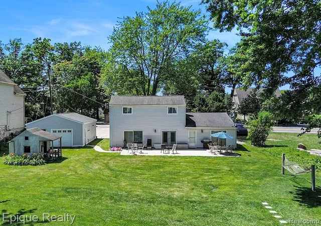 24th image of 1990 Watkins Lake Rd, Waterford, MI 48328 | MLS# 60981954