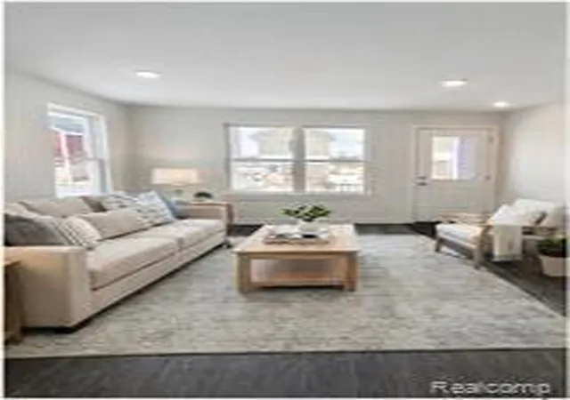 2nd image of 225 N Grove St #4, Ypsilanti, MI 48198 | MLS# 61002020