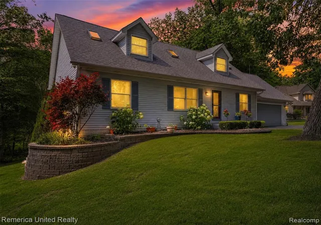 Photo 1 of Sale Pending at 11922 Cody Crk Ct, South Lyon, MI 48178 9391 | MLS# 61012789 | Listing updated on 2026-09-13