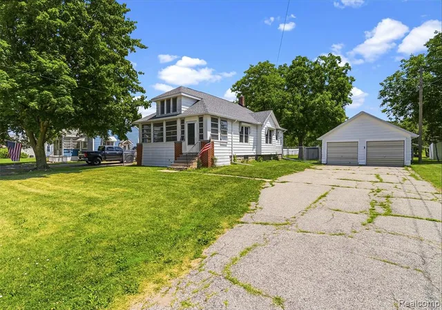 Photo 2 of Single family home for sale at 1709 Michigan Ave, Bay City, MI 48708 4913 | MLS# 61009987 | Listing updated on 2026-09-17