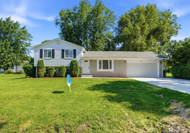 Homes for sale in Romulus, MI | 35872 Vinewood St, Romulus, MI 48174 | MLS# 61003998