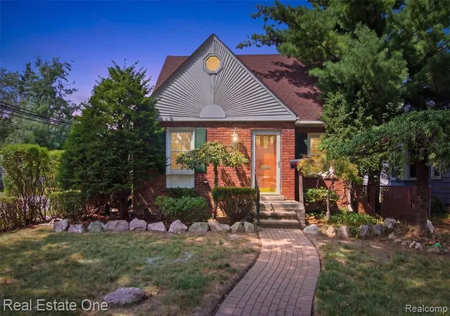 Photo 1 of Sale Pending at 2480 Academy St, Dearborn, MI 48124 2557 | MLS# 61024570 | Listing updated on 2026-09-13