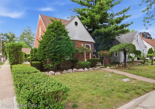 Photo 2 of Sale Pending at 2480 Academy St, Dearborn, MI 48124 2557 | MLS# 61024570 | Listing updated on 2026-09-13