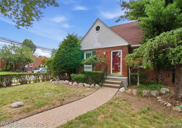 Photo 3 of Sale Pending at 2480 Academy St, Dearborn, MI 48124 2557 | MLS# 61024570 | Listing updated on 2026-09-13