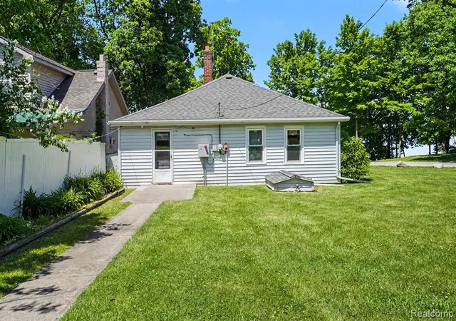 2nd image of 3931 S Shore Dr, Lapeer, MI 48446 9609 | MLS# 61000731