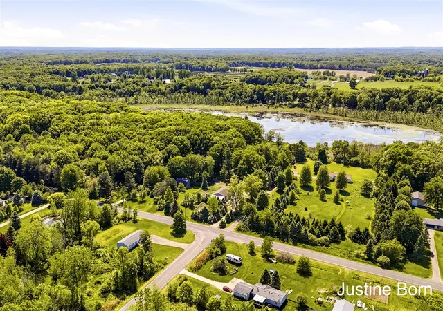 Homes for sale in Rockford, MI | 8620 11 Mile Rd, Rockford, MI 49341 | MLS# 70534928