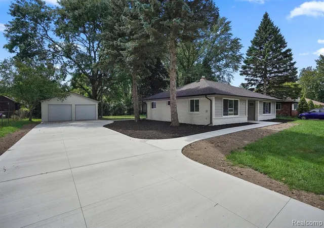 3rd image of 8820 Russell St, Shelby Township, MI 48317 | MLS# 70514540