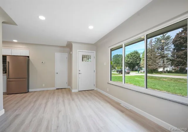 5th image of 8820 Russell St, Shelby Township, MI 48317 | MLS# 70514540