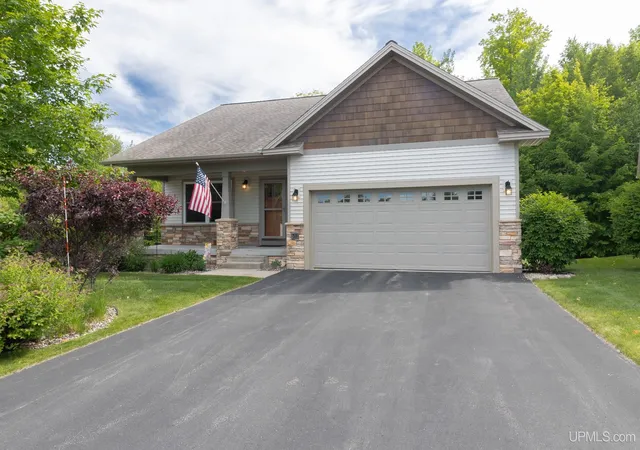 Homes for sale in Marquette, MI | 611 Brookstone Ct, Marquette, MI 49855 | MLS# 50213200
