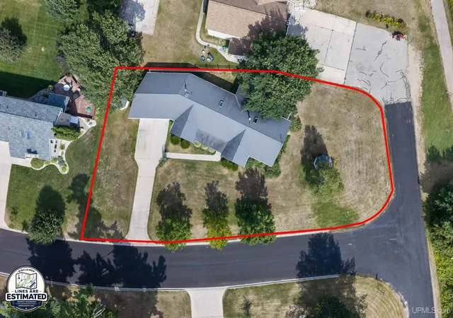 43rd image of 417 Elm St, Gladstone, MI 49837 | MLS# 50219529