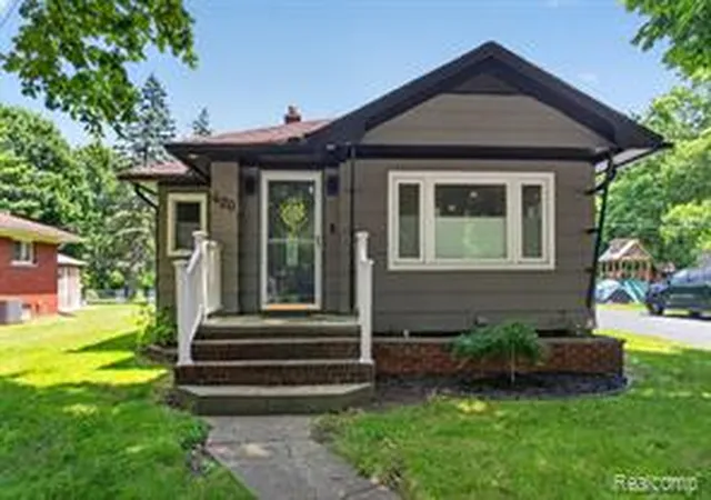 Homes for sale in Almont, MI | 420 N Main St, Almont, MI 48003 | MLS# 61009114