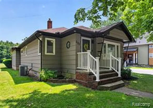 Homes for sale in Almont, MI | 420 N Main St, Almont, MI 48003 | MLS# 61009114