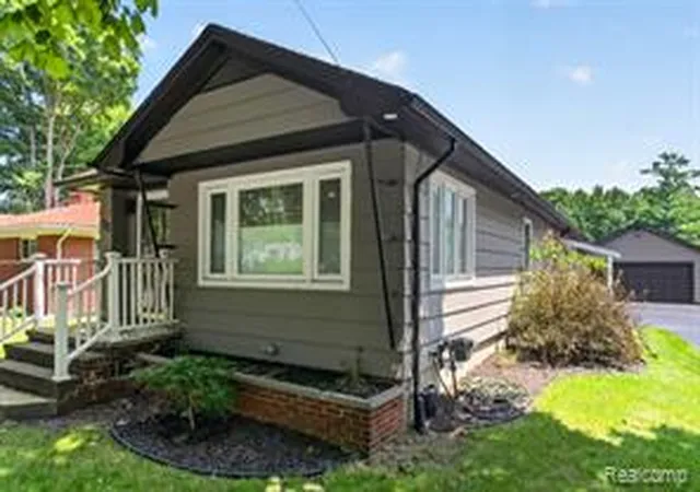Homes for sale in Almont, MI | 420 N Main St, Almont, MI 48003 | MLS# 61009114