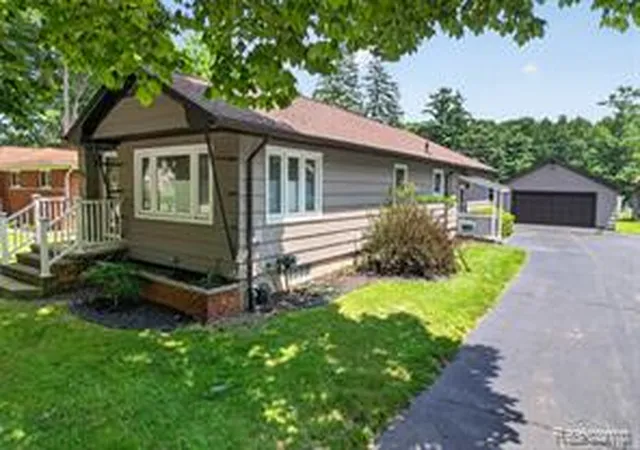 Homes for sale in Almont, MI | 420 N Main St, Almont, MI 48003 | MLS# 61009114