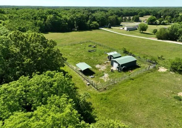 2nd image of 63531 Dailey Rd, Cassopolis, MI 49031 | MLS# 70538440