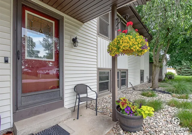 Homes for sale in Zeeland, MI | 325 N Lindy St, Zeeland, MI 49464 | MLS# 70540215