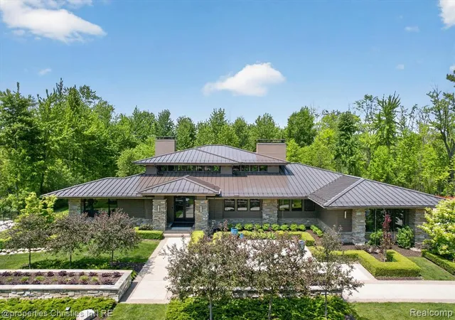 Photo 1 of Single family home for sale at 22635 Evergreen Ct, Novi, MI 48374 | MLS# 60998841 | Listing updated on 2026-07-29