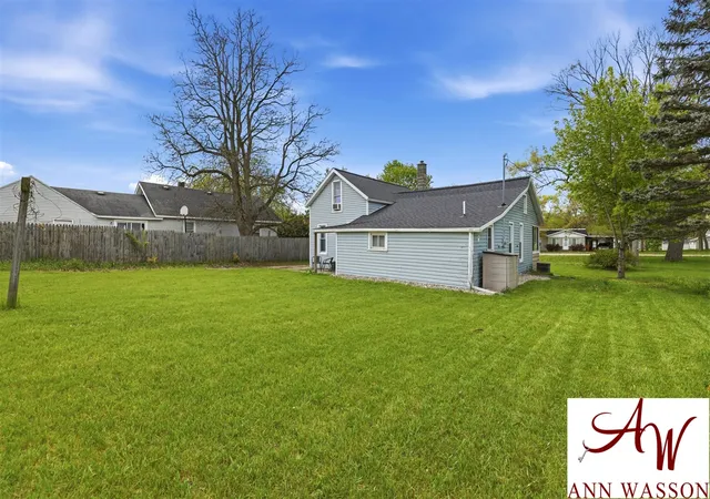 Homes for sale in Belding, MI | 1044 S Bridge St, Belding, MI 48809 | MLS# 70530566