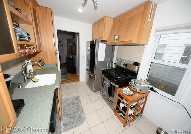 Homes for sale in Madison Heights, MI | 872 E Rowland Ave, Madison Heights, MI 48071 | MLS# 60975595