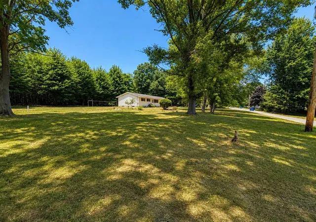 Photo 3 of Sale Pending at 14983 Coleman Ave, Grand Haven, MI 49417 | MLS# 70548443 | Listing updated on 2026-08-28