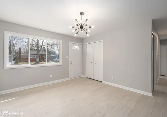 Photo 3 of Sale Pending at 29303 Elmwood St, Roseville, MI 48066 | MLS# 50199667 | Listing updated on 2026-03-09