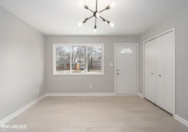 Photo 4 of Sale Pending at 29303 Elmwood St, Roseville, MI 48066 | MLS# 50199667 | Listing updated on 2026-03-09