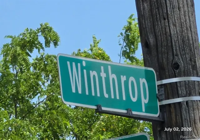 Photo 4 of Single family home for sale at 18500 Winthrop St, Detroit, MI 48235 2975 | MLS# 61024519 | Listing updated on 2026-08-27