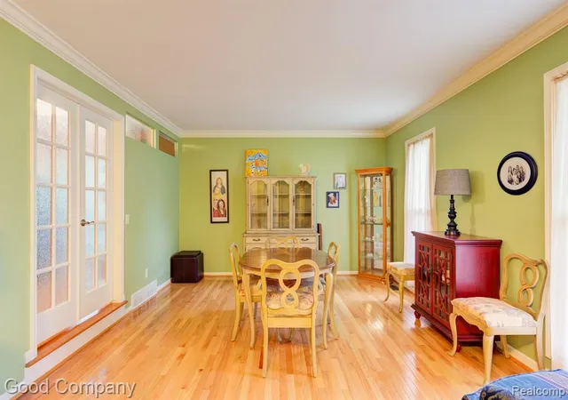 Photo 3 of Single family home for sale at 35868 Smithfield Ct, Farmington, MI 48335 | MLS# 61020762 | Listing updated on 2026-09-01