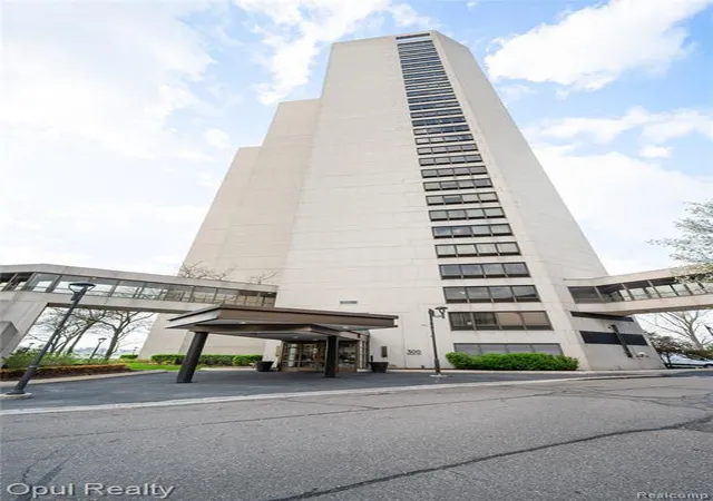 3rd image of 1001 W Jefferson Ave #300 9-D, Detroit, MI 48226 | MLS# 60967629