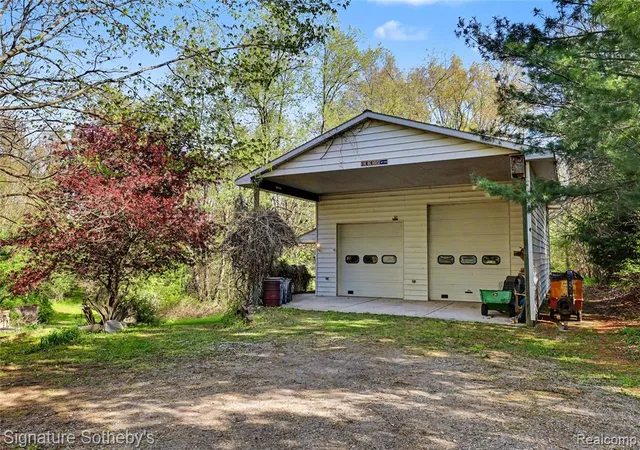 Homes for sale in Belding, MI | 610 W Ellis Ave, Belding, MI 48809 | MLS# 60993329
