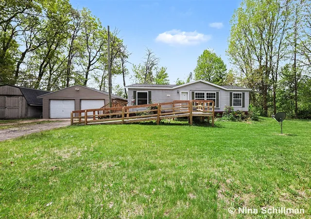 Homes for sale in Belding, MI | 12150 Woodland Park Dr, Belding, MI 48809 | MLS# 70533904