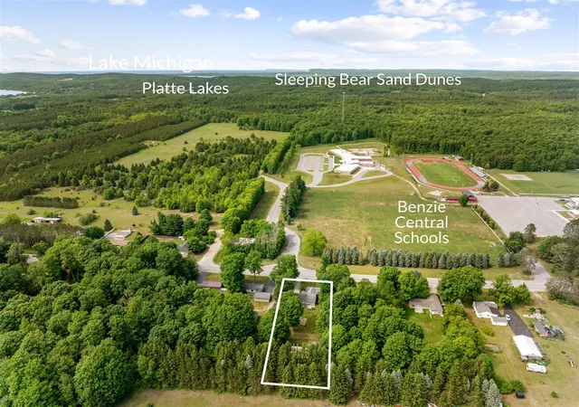 Homes for sale in Benzonia, MI | 9055 Homestead Rd, Benzonia, MI 49616 | MLS# 70540368