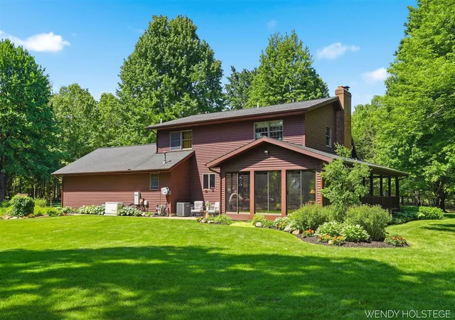 Photo 3 of Single Family Residence at 6994 Frontier Dr, West Olive, MI 49460 | MLS# 70539667 | | Sold on 2026-07-10