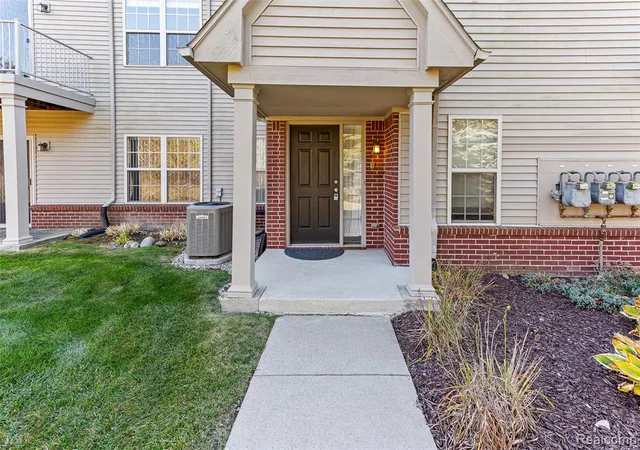 Homes for sale in Ann Arbor, MI | 1465 Addington Ln, Ann Arbor, MI 48108 8955 | MLS# 60949005