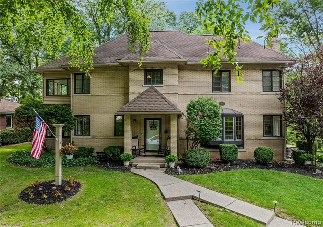 1st image of 21071 Thorofare Rd, Grosse Ile, MI 48138 | MLS# 60932326