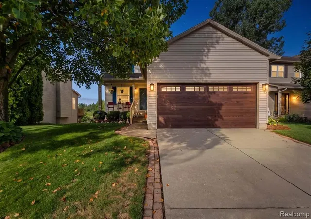Photo 2 of Sale Pending at 415 Mill Pond Dr, Fenton, MI 48430 2335 | MLS# 61024767 | Listing updated on 2026-09-12