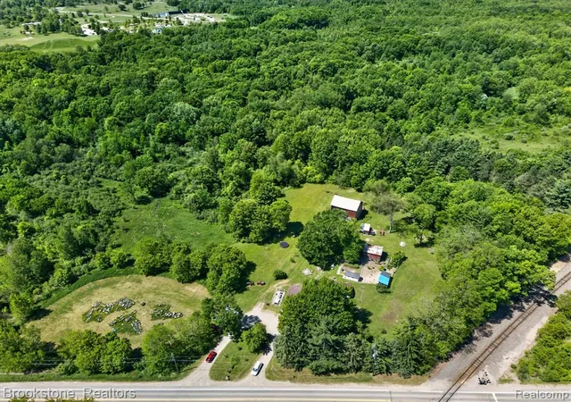 Homes for sale in Clarkston, MI | 9449 & 9437 Andersonville Rd, Clarkston, MI 48346 | MLS# 60998931