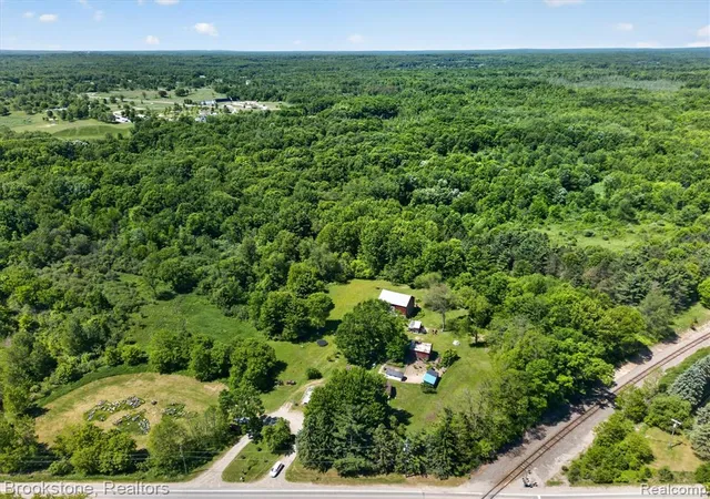 Homes for sale in Clarkston, MI | 9449 & 9437 Andersonville Rd, Clarkston, MI 48346 | MLS# 60998931