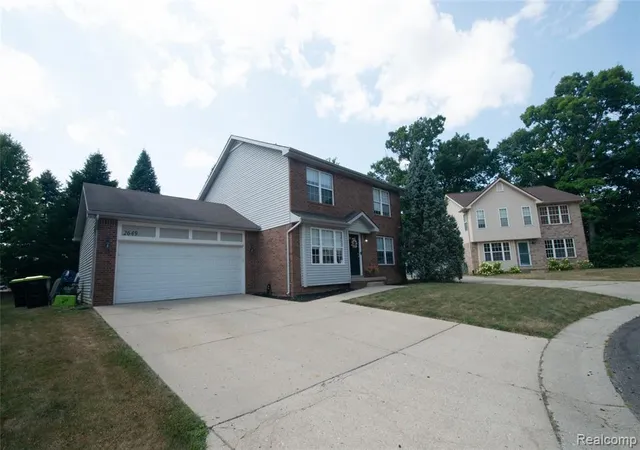 3rd image of 2649 Konrad Ct, Auburn Hills, MI 48326 | MLS# 61016862