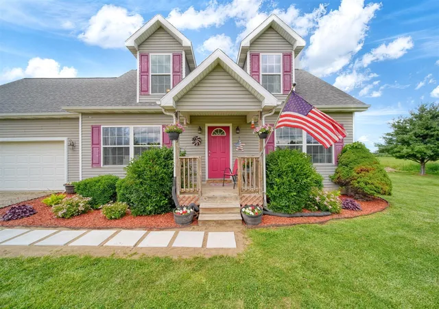 2nd image of 5867 E Hillcrest Dr, Eaton Rapids, MI 48827 | MLS# 70540458