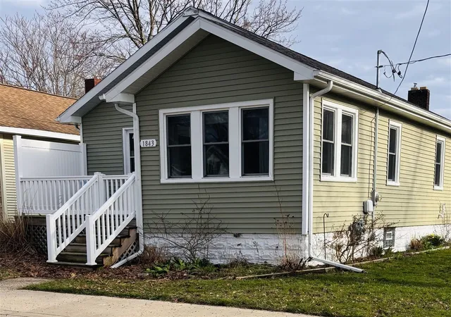 Photo 2 of Single family home for sale at 1843 Fair Ave, Muskegon, MI 49441 | MLS# 70525511 | Listing updated on 2026-09-17