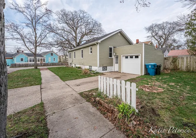 Photo 3 of Single family home for sale at 1843 Fair Ave, Muskegon, MI 49441 | MLS# 70525511 | Listing updated on 2026-09-17