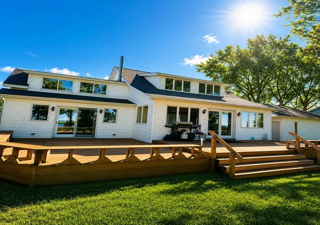 5th image of 141 Bay Shore Dr, Bay City, MI 48706 | MLS# 50210537
